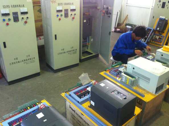 ZHANGJIAGANG CITY PEONY MACHINERY CO.,LTD 製造者の生産ライン